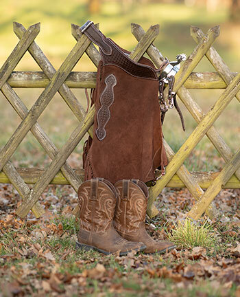 Bottes, chaps & �perons western