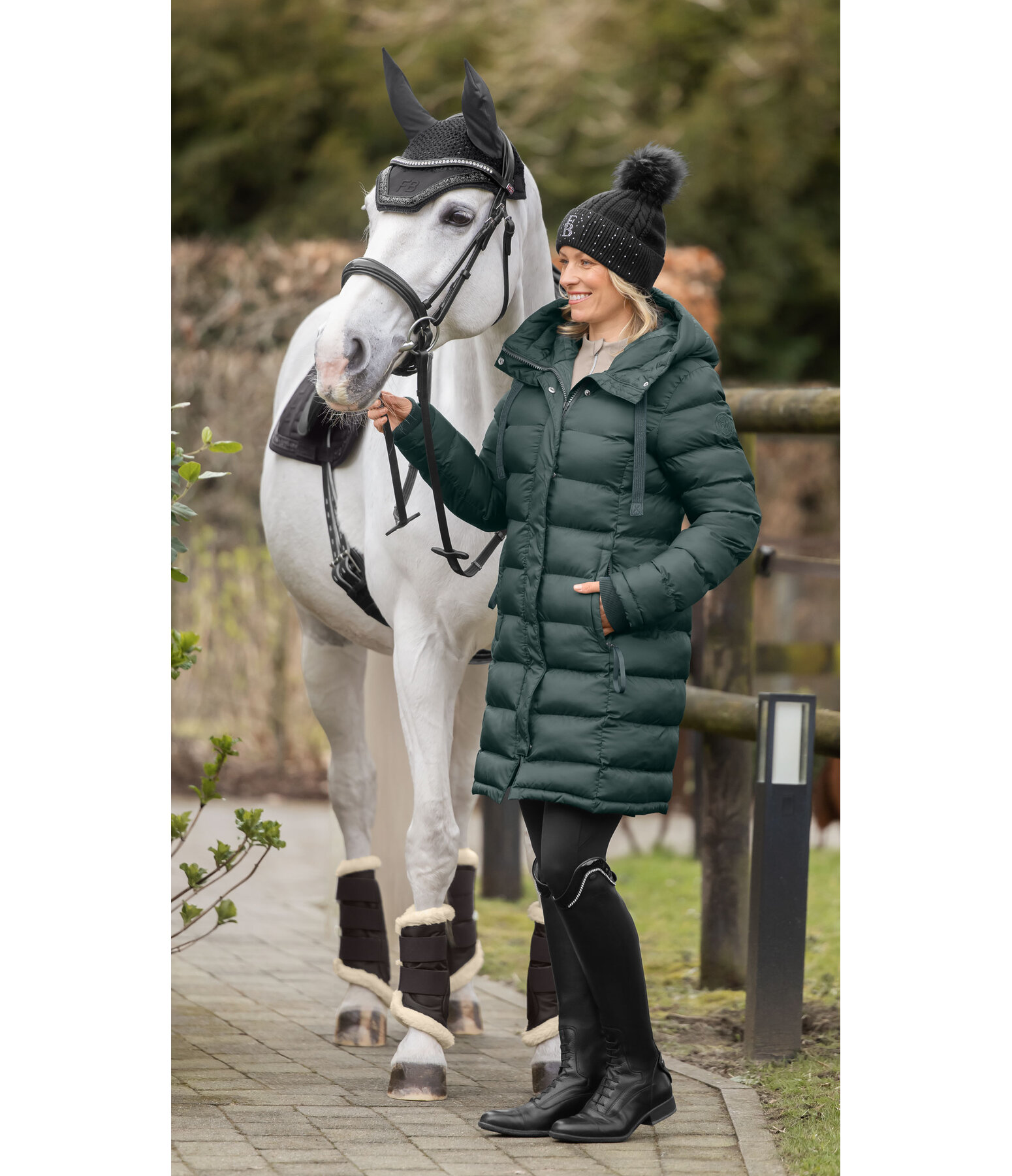 Manteau d'�quitation matelass� � capuche  Minou