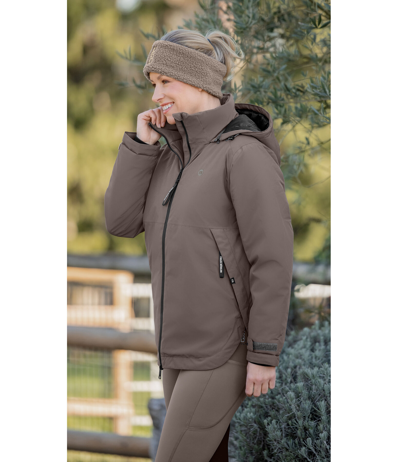 Veste d'�quitation technique � capuche  Gretha